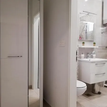 Apartment Lenka *