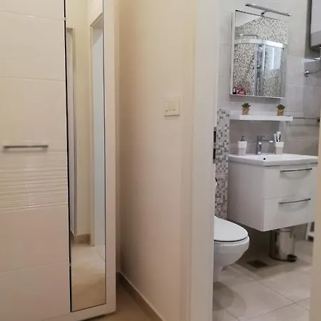 Lenka Apartman *