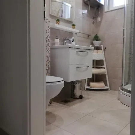 Lenka Apartman *